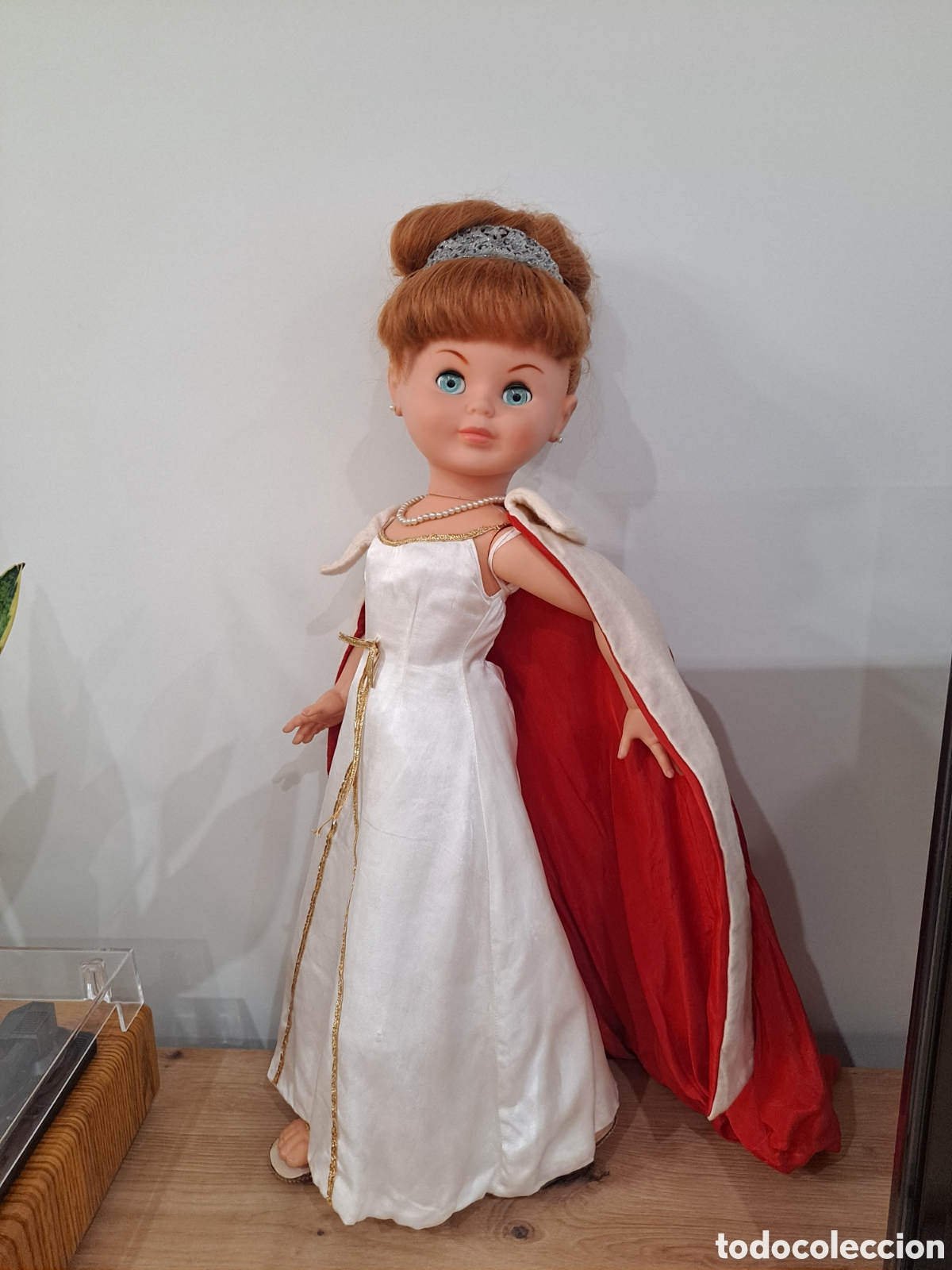 Otras mu&ntilde;ecas de Famosa cl&aacute;sicas y de colecci&oacute;n: Mu&ntilde;eca pierina reina de famosa