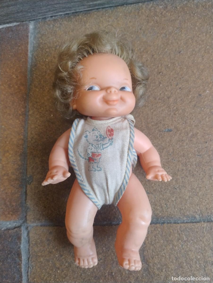Otras mu&ntilde;ecas de Famosa cl&aacute;sicas y de colecci&oacute;n: ANTIGUA MU&Ntilde;ECA GEMELINA O GEMEL&Iacute;N DE FAMOSA DE LOS A&Ntilde;OS 60 - LOS GEMELINES - BABERO