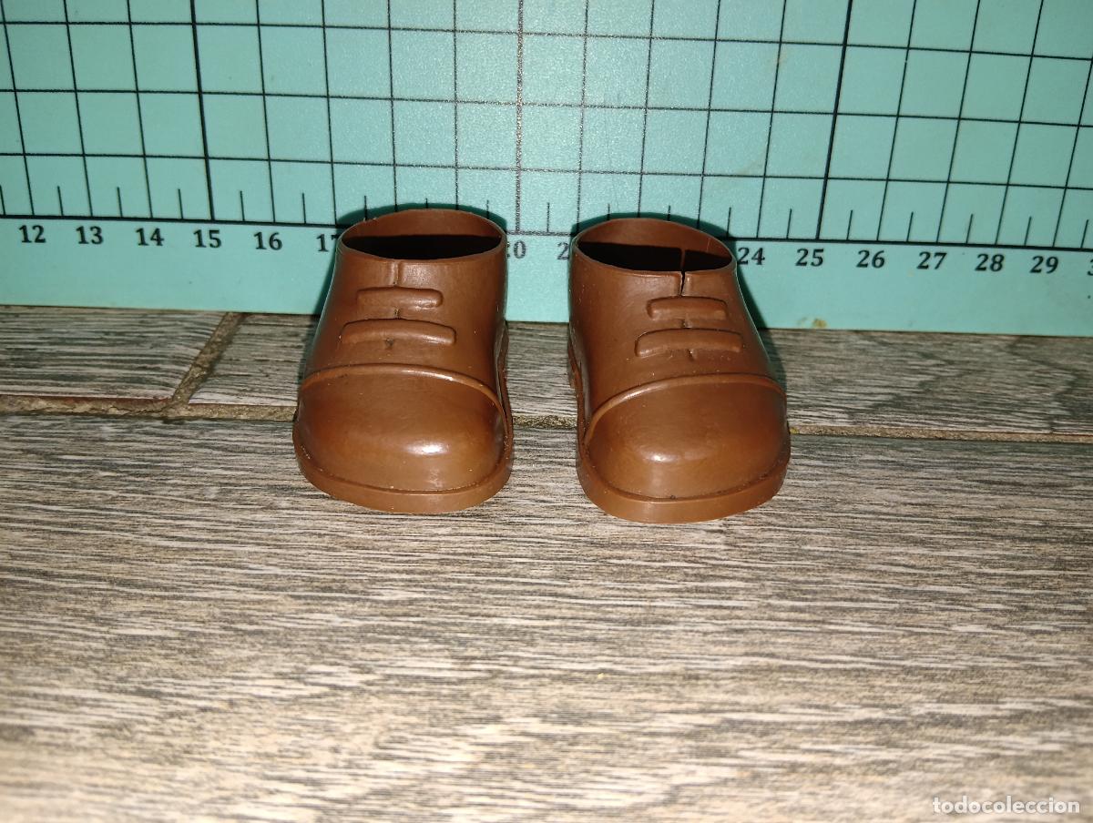 Otras mu&ntilde;ecas de Famosa cl&aacute;sicas y de colecci&oacute;n: Zapatos de mu&ntilde;eco Pedro de Famosa