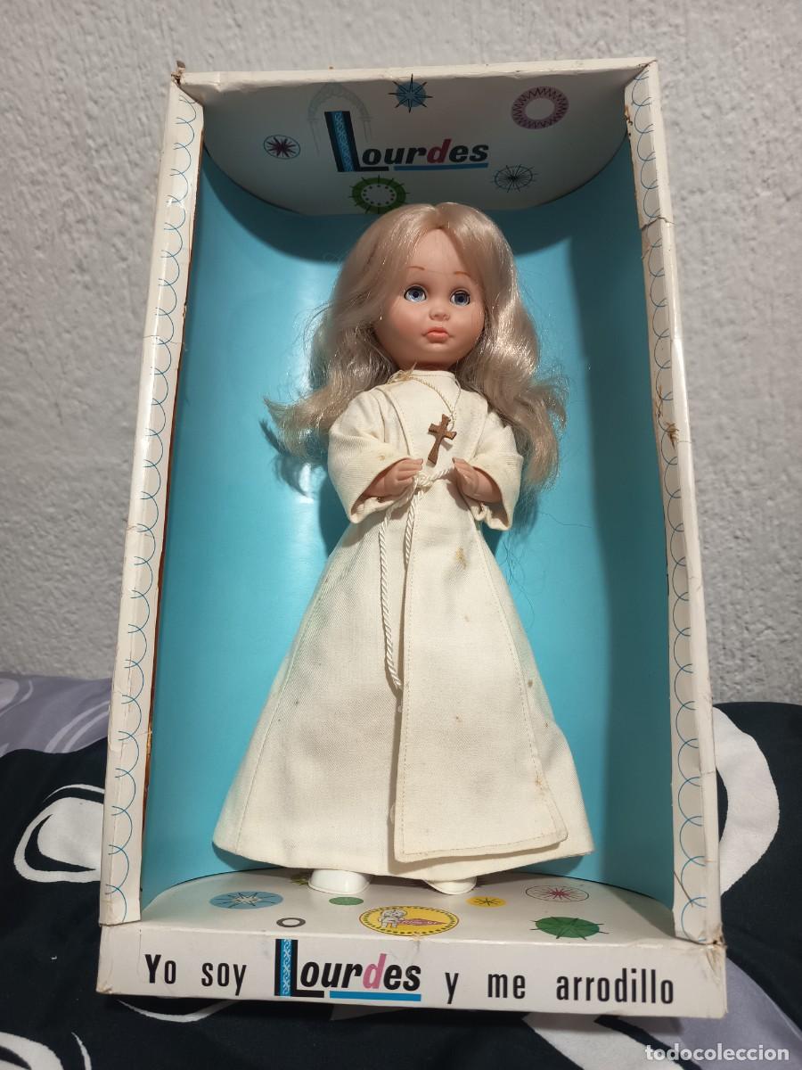 Otras mu&ntilde;ecas de Famosa cl&aacute;sicas y de colecci&oacute;n: MU&Ntilde;ECA LOURDES DE FAMOSA EN SU CAJA ORIGINAL