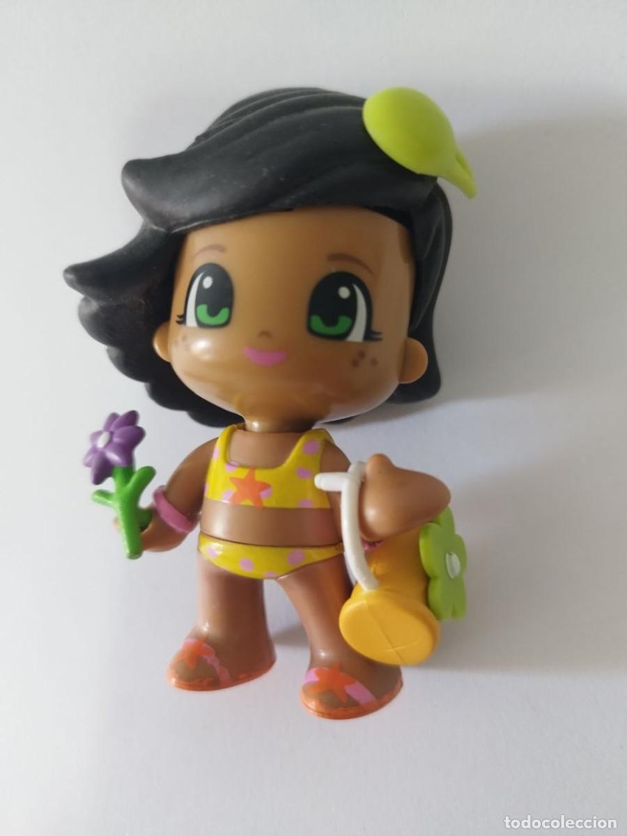 Otras mu&ntilde;ecas de Famosa cl&aacute;sicas y de colecci&oacute;n: Mu&ntilde;eca Pinypon Famosa bronceada con accesorios de playa &ndash; Hecha en Espa&ntilde;a