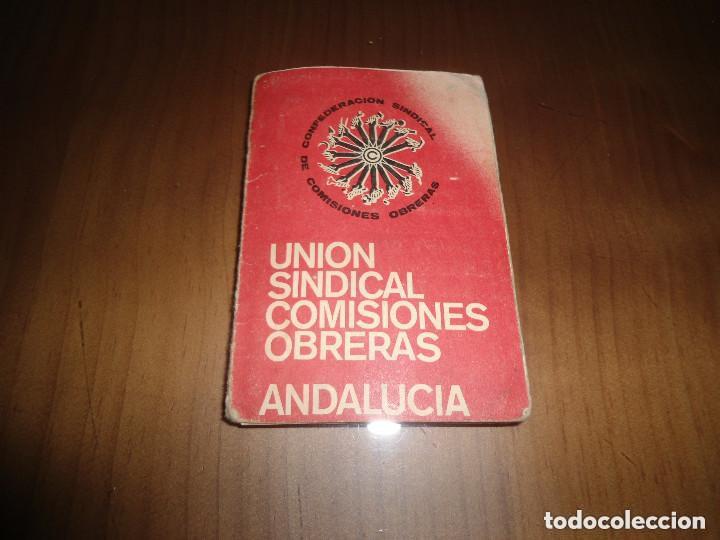 Otros art&iacute;culos de coleccionismo en papel: LOTE ANTIGUO CARNET UNION SINDICAL COMISIONES OBRERAS ANDALUCIA E INSIGNIA