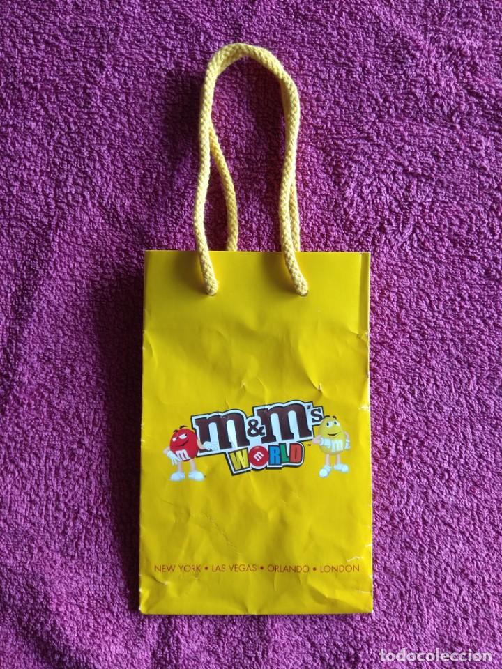 Otros art&iacute;culos de coleccionismo en papel: BOLSA DE PAPEL M&MS - Foto 1