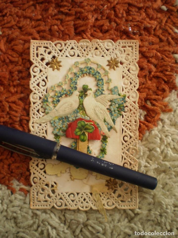 Outros artigos de papel: PRECIOSA POSTAL MODERNISTA DE PRINCIO S. XX. ORLA Y PALOMAS EN RELIEVE Y TROQUELADO