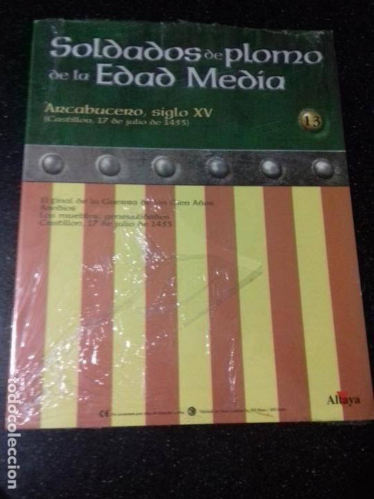 Otros Art&iacute;culos de Coleccionismo en Papel: SOLDADOS DE PLOMO DE LA EDAD MEDIA. ARCABUCERO, SIGLO XV. ALTAYA. N&ordm; 13.