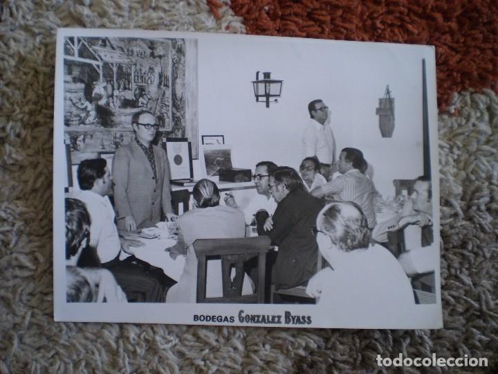 Outros artigos de papel: FOTO BODEGAS GONZALEZ BYASS. VISITA CLIENTES. A&Ntilde;OS 70. 24X18 CM. PEDIDO M&Iacute;NIMO 10 EUROS.