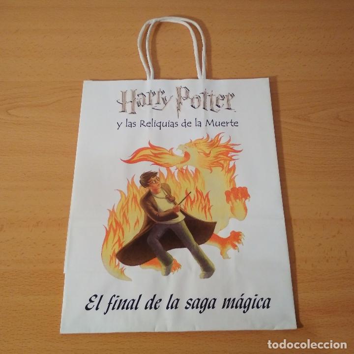 Otros Art&iacute;culos de Coleccionismo en Papel: Bolsa de papel merchandising libro Harry Potter y las Reliquias de la Muerte. Editorial Salamandra.