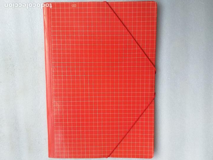 Paper Collecting Others: CARPETA ESCOLAR ANTIGUA. Roja y blanco. Peque&ntilde;os cuadros. Procedente de papeler&iacute;a.