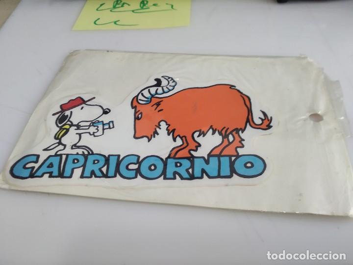 Otros Art&iacute;culos de Coleccionismo en Papel: ANTIGUA PEGATINA OCHENTERA DE SNOOPY ZODIACO