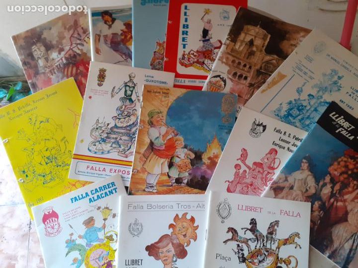 Altri oggetti di carta: Fallas de Valencia. Lote de 33 llibrets de falla. A&ntilde;os 90 y a&ntilde;os 2000