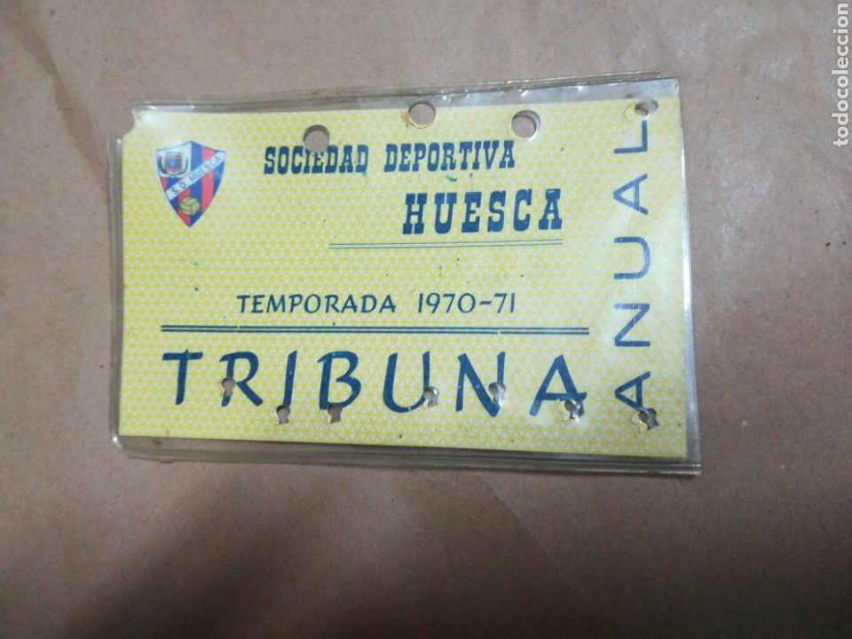 Otros art&iacute;culos de coleccionismo en papel: Dificil abono carnet socio futbol sociedad deportiva Huesca temporada 1970 - 71 tribuna