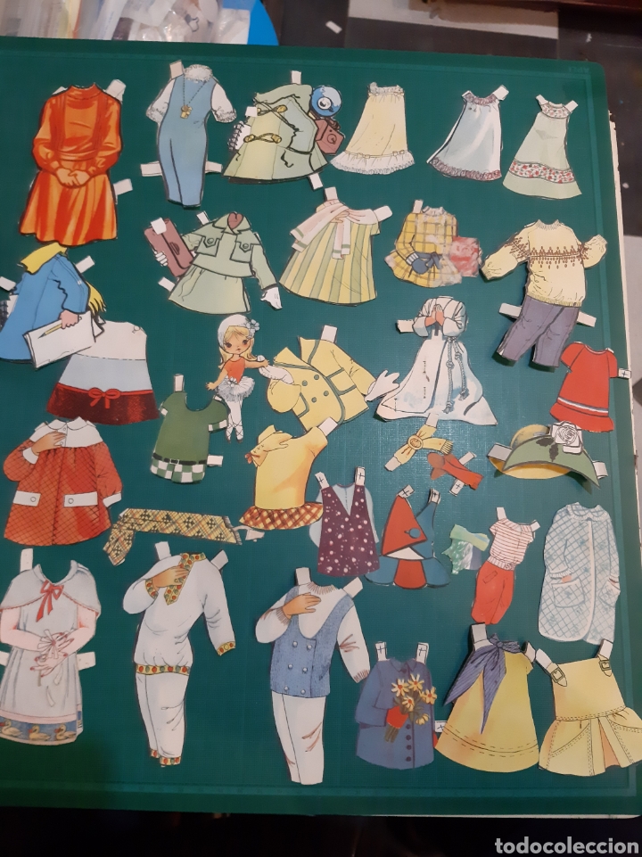 Otros Art&iacute;culos de Coleccionismo en Papel: RECORTABLES MU&Ntilde;ECAS VINTAGE 32 piezas . COLECCIONISMO COLISEVM