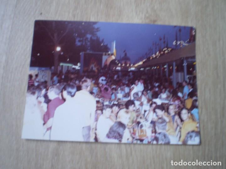 Outros artigos de papel: FOTOGRAFIA A&Ntilde;OS 60. CENA EN ALAMEDA VALENCIA. SE VE CARTEL FALLAS VALENCIA. 18X12 CM.