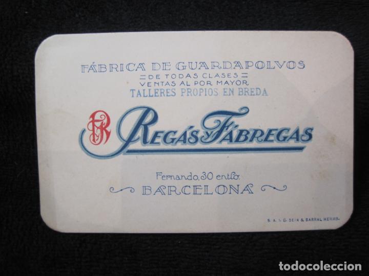 Outros artigos de papel: BARCELONA-FABRICAS DE GUARDAPOLVOS REGAS Y FABREGAS-TARJETA PUBLICIDAD ANTIGUA-VER FOTOS-(74.979)