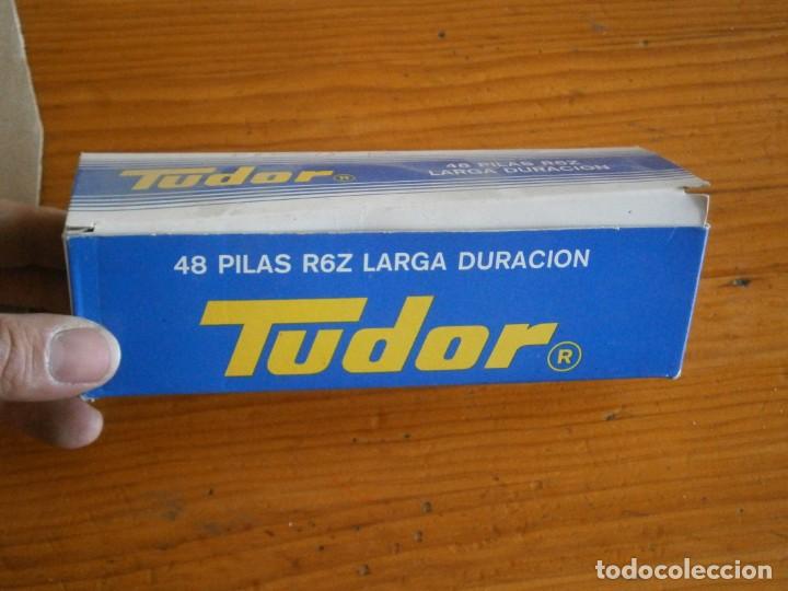 Outros artigos de papel: ANTIGUA CAJA DE PILAS TUDOR, EN BUEN ESTADO. A&Ntilde;OS 60/70.