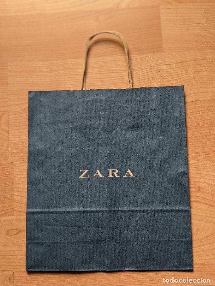 Paper Collecting Others: BOLSA PUBLICIDAD ZARA