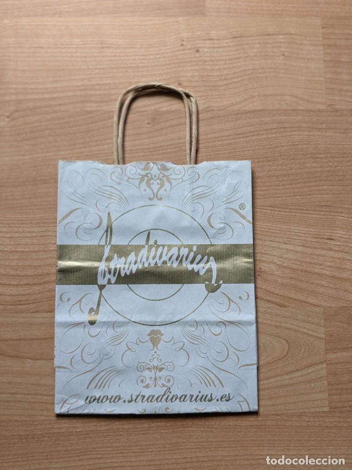 Paper Collecting Others: BOLSA PUBLICIDAD STRADIVARIUS