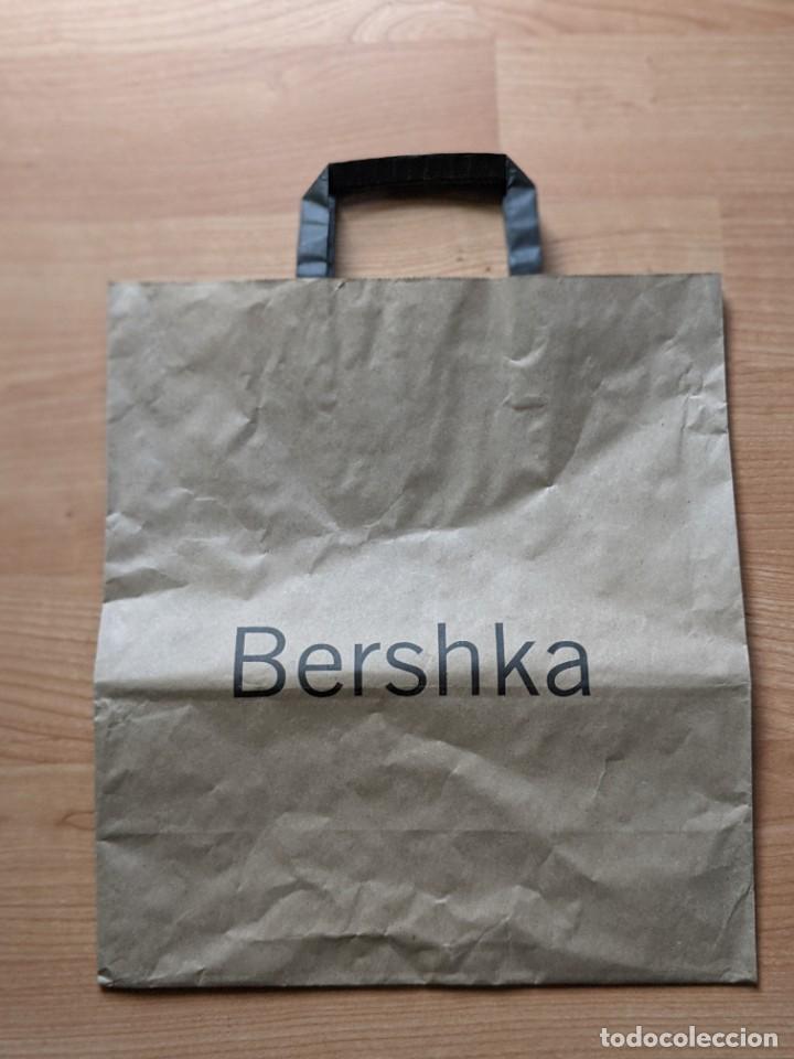 Paper Collecting Others: BOLSA PUBLICIDAD BERSHKA