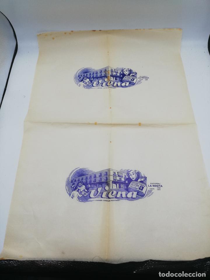 Collectionnisme Papier divers: PLIEGO DE PAPEL DE ENVOLVER. VIENA. SUCURSAL LA ROSITA. CADIZ. MEDIDAS: 64 X 43 CM APROX.