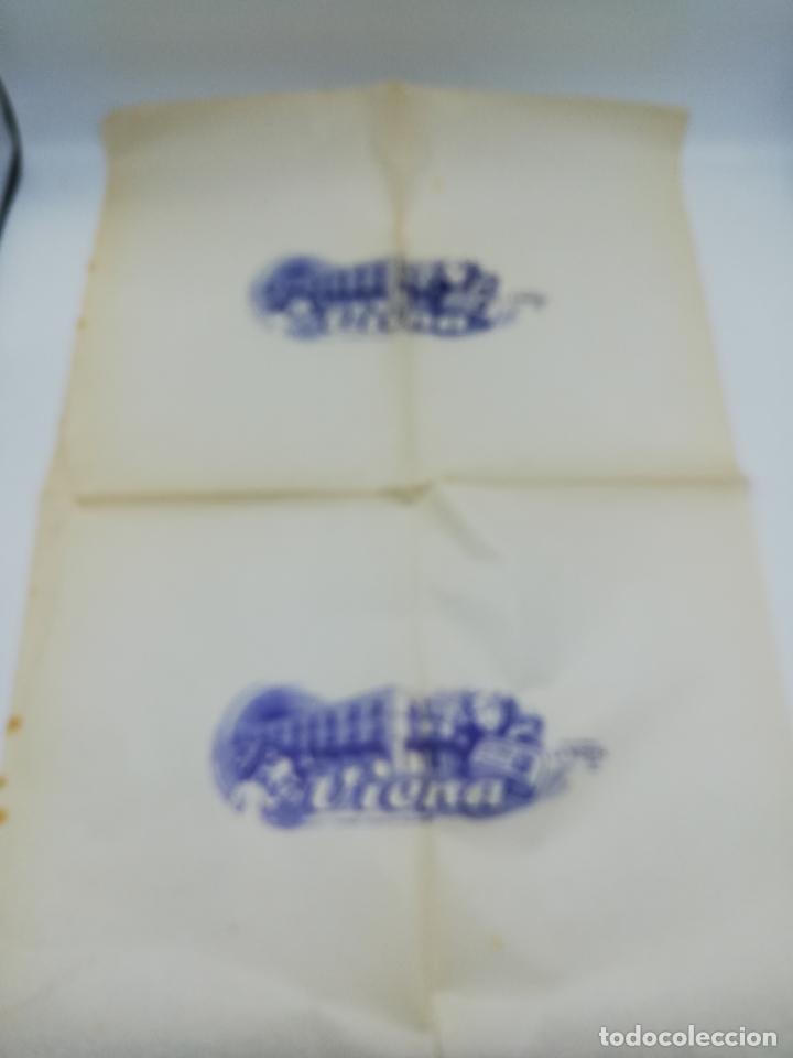 Collectionnisme Papier divers: PLIEGO DE PAPEL DE ENVOLVER. VIENA. SUCURSAL LA ROSITA. CADIZ. MEDIDAS: 64 X 43 CM APROX.