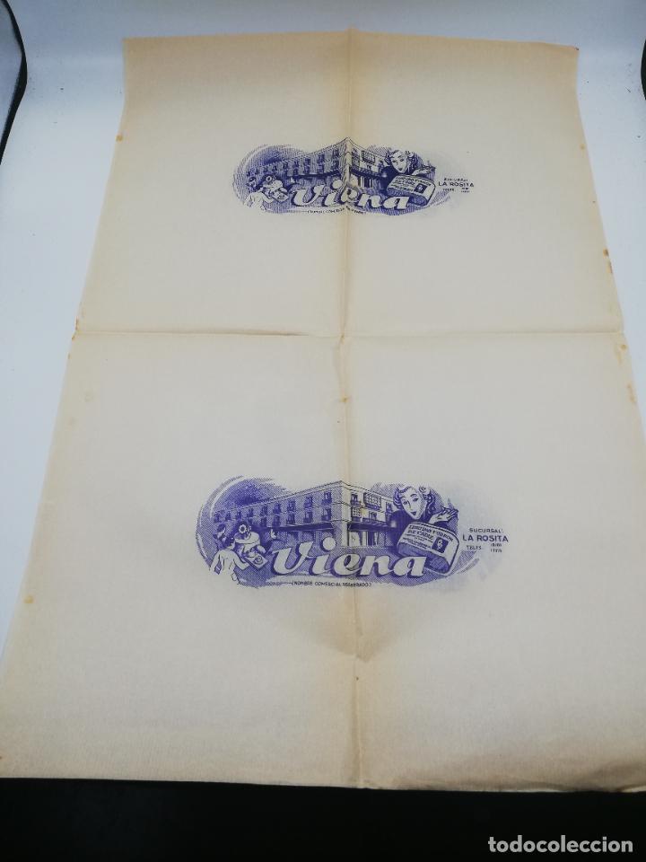 Collectionnisme Papier divers: PLIEGO DE PAPEL DE ENVOLVER. VIENA. SUCURSAL LA ROSITA. CADIZ. MEDIDAS: 86 X 64 CM APROX.