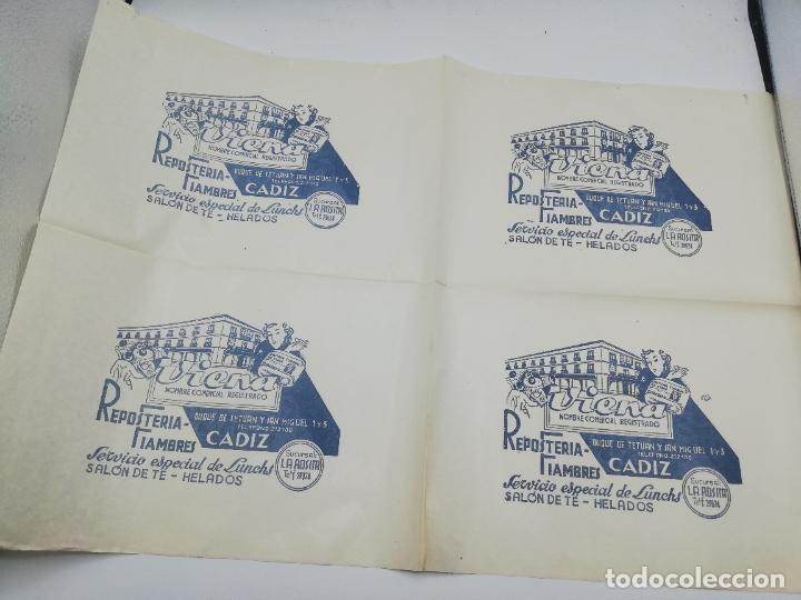 Sammelleidenschaft Andere Papierartikel: PLIEGO DE PAPEL DE ENVOLVER. VIENA. RESPOSTERIA FIAMBRES. SUCURSAL LA ROSITA. CADIZ.