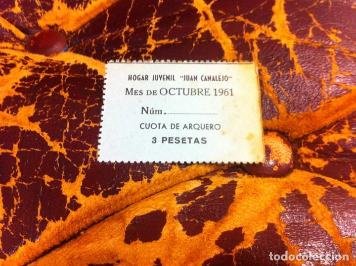 Outros artigos de papel: HOGAR JUVENIL JUAN CANALEJO. CUOTA DE ARQUERO. OCTUBRE 1961. MEDIDAS: 5,5 X 4Cm.