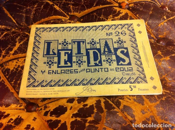 Outros artigos de papel: LETRAS Y ENLACES PARA PUNTO DE CRUZ. CHEL&Oacute;S. N&ordm; 26. VALENCIA
