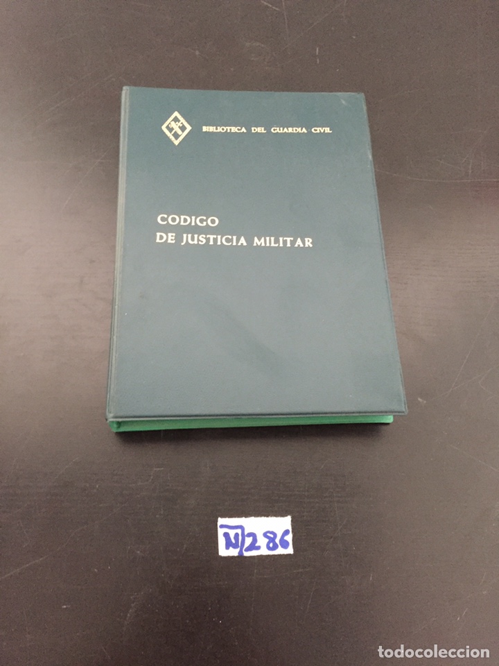 Otros art&iacute;culos de coleccionismo en papel: C&Oacute;DIGO DE JUSTICIA MILITAR. (edici&oacute;n de 1981) - Foto 1