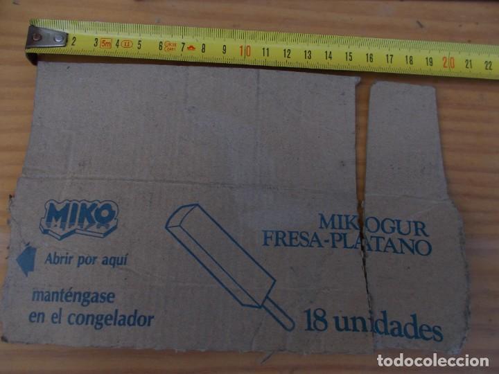 Paper Collecting Others: ANTIGUO PEDAZO DE CARTON DE MIKO, MIKOGUR FRESA Y PLATANO