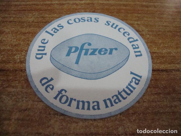 Otros art&iacute;culos de coleccionismo en papel: ANTIGUO POSAVASOS PFIZER QUE LAS COSAS SUCEDAN DE FORMA NATURAL MUY RARO