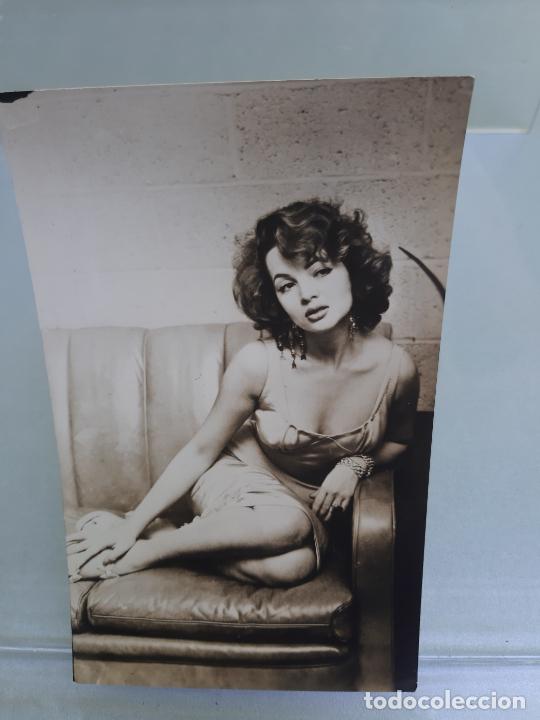 Otros art&iacute;culos de coleccionismo en papel: ANTIG&Uuml;AS POSTALES ARTISTAS , FOTO SARA MONTIEL