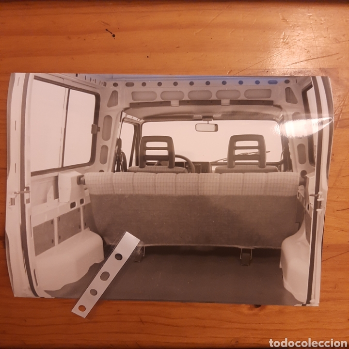 Paper Collecting Others: Fotograf&iacute;a furgoneta seat trans