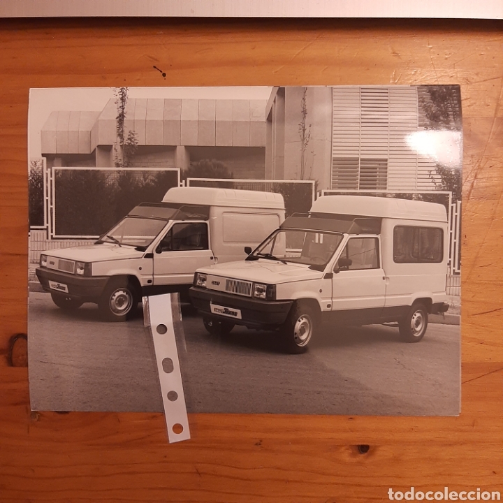 Paper Collecting Others: Fotograf&iacute;a furgoneta seat trans