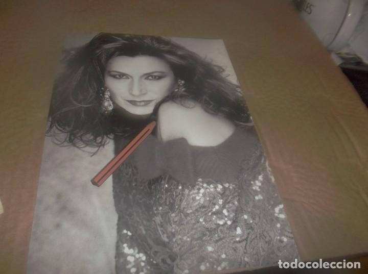 Otros Art&iacute;culos de Coleccionismo en Papel: RECORTE A&Ntilde;O 2005.- LA CANTANTE ROCIO JURADO