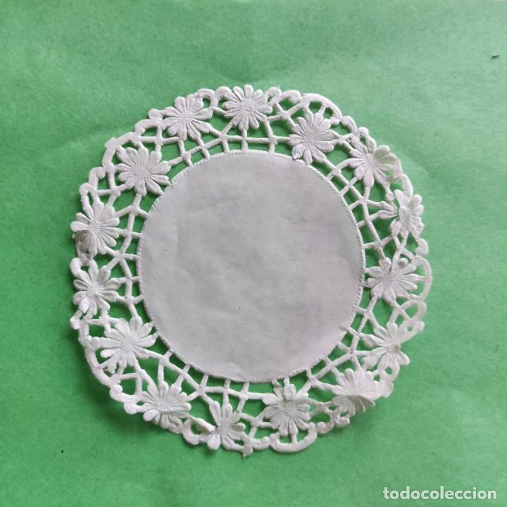 Sammelleidenschaft Andere Papierartikel: POSAVASOS - EN PAPEL IMITANDO HECHO EN PUNTILLAS