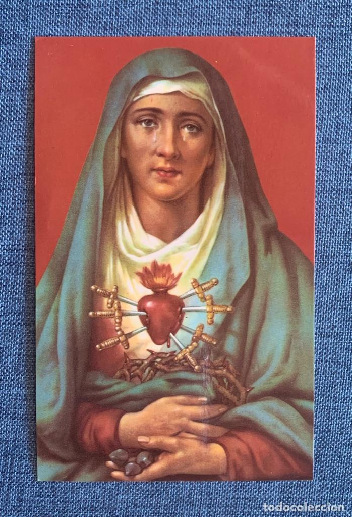Otros Art&iacute;culos de Coleccionismo en Papel: Estampa Virgen de los Dolores, con plegaria u oraci&oacute;n. A.F.A.-1033/1. Tama&ntilde;o: 7 x 11 cm.