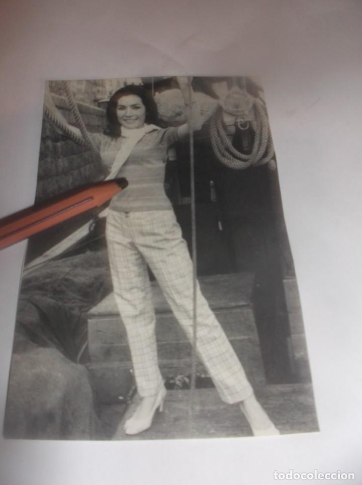 Otros Art&iacute;culos de Coleccionismo en Papel: RECORTE A&Ntilde;O 1980 .- ROCIO JURADO