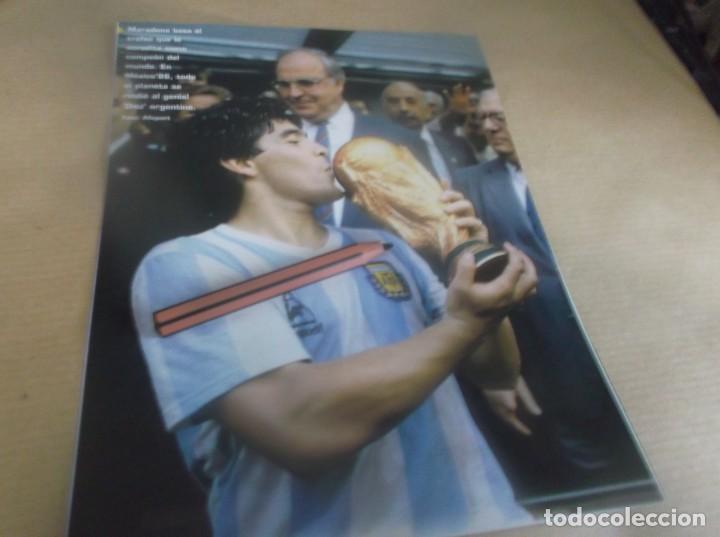 Otros Art&iacute;culos de Coleccionismo en Papel: RECORTE A&Ntilde;O 2002 .-FUTBOL- MARADONA BESA LA COPA DEL CAMPE&Oacute;N DEL MUNDO MEXICO -86