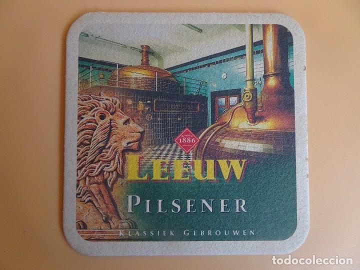 Otros art&iacute;culos de coleccionismo en papel: POSAVASOS CERVEZA LEEUW PILSENER