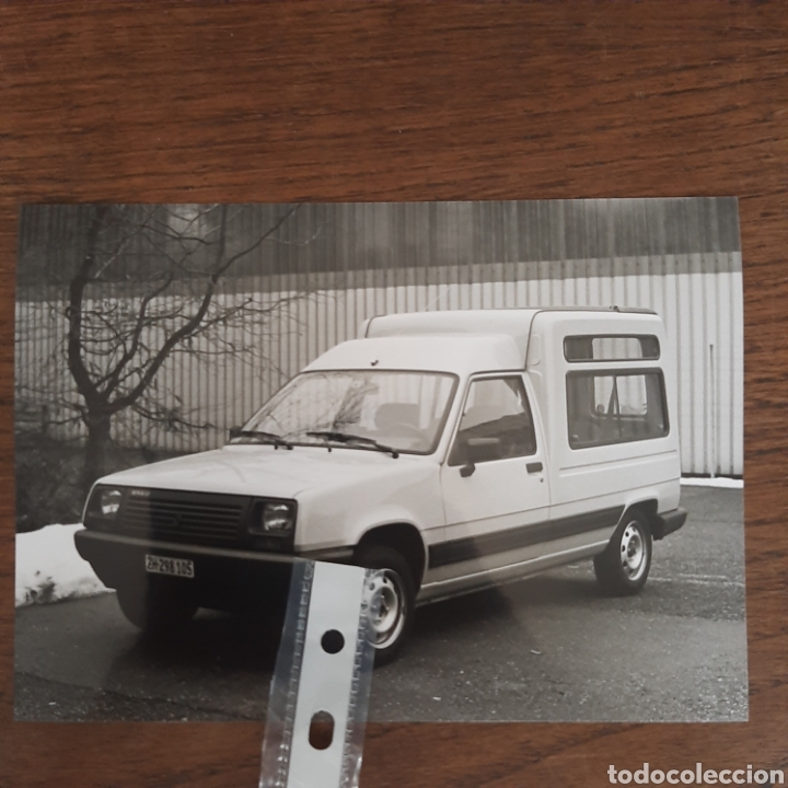 Outros artigos de papel: Fotograf&iacute;a furgoneta Renault express