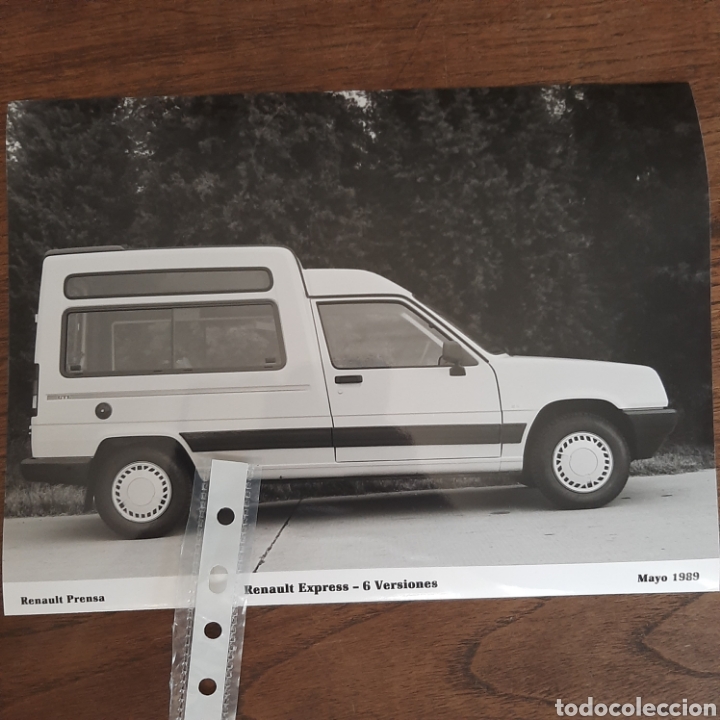 Outros artigos de papel: Fotograf&iacute;a furgoneta Renault express