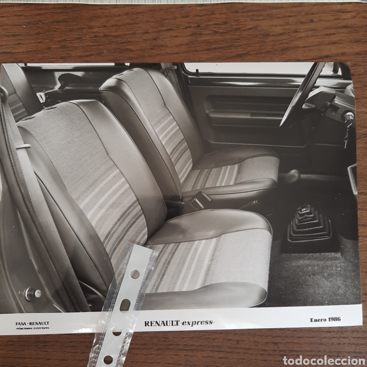 Outros artigos de papel: Fotograf&iacute;a furgoneta Renault express