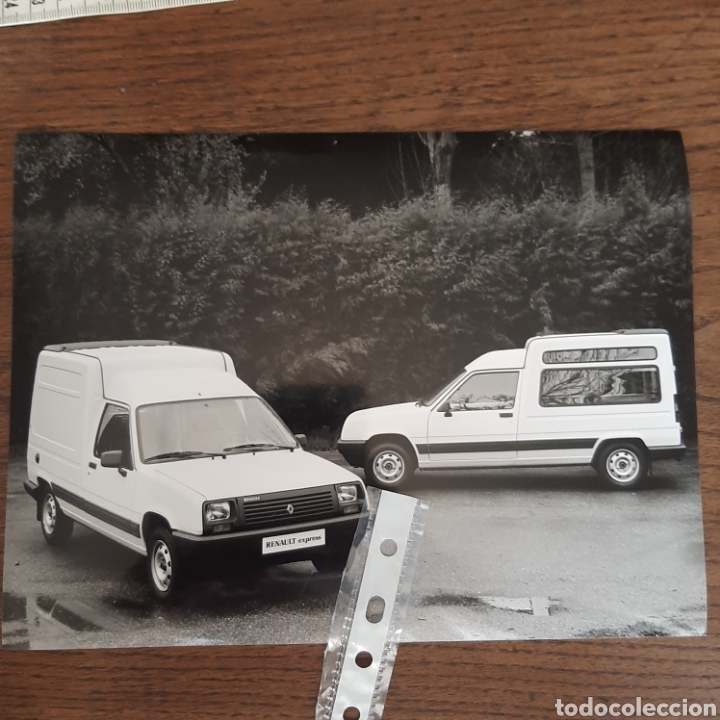 Outros artigos de papel: Fotograf&iacute;a furgoneta Renault express