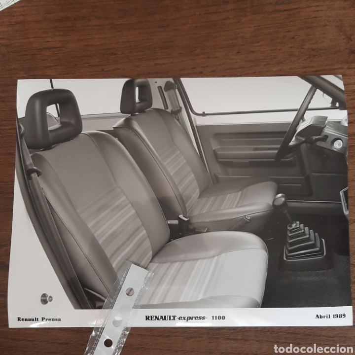 Outros artigos de papel: Fotograf&iacute;a furgoneta Renault express