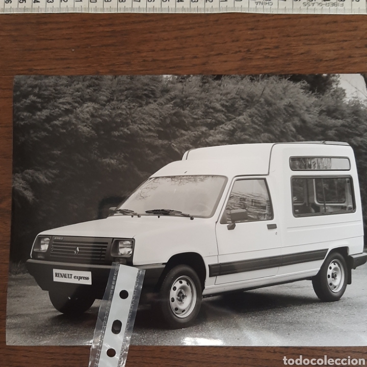 Outros artigos de papel: Fotograf&iacute;a furgoneta Renault express