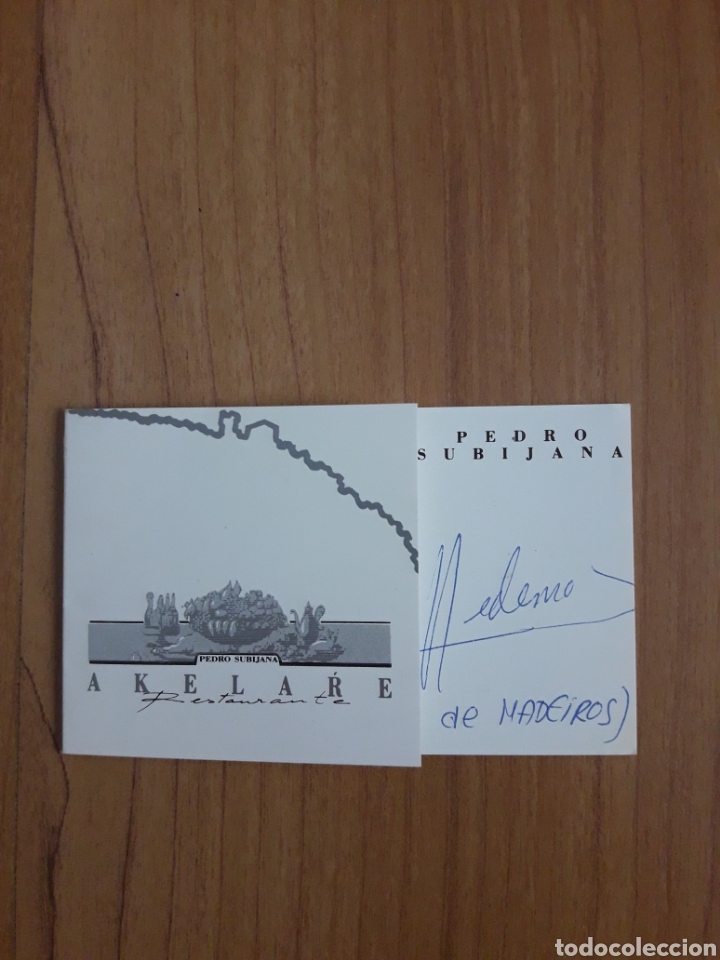 Collectionnisme Papier divers: TARJETA RESTAURANTE AKELARRE PEDRO SUBIJANA CON DEDICATORIA ACTRIZ MARIA DE MEDEIROS. D&Eacute;CADA 1990