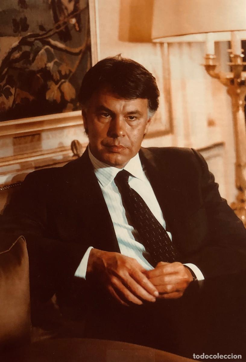 Otros Art&iacute;culos de Coleccionismo en Papel: Fotograf&iacute;a de Felipe Gonz&aacute;lez. P&aacute;gina de revista original a&ntilde;o 1992. Buen estado.