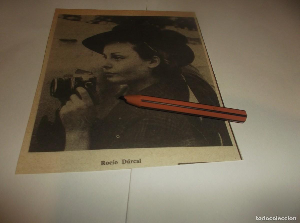 Otros Art&iacute;culos de Coleccionismo en Papel: RECORTE A&Ntilde;O 1968.- LA CANTANTE ESPA&Ntilde;OLA ROC&Iacute;O D&Uacute;RCAL,CON CAMARA DE FOTO