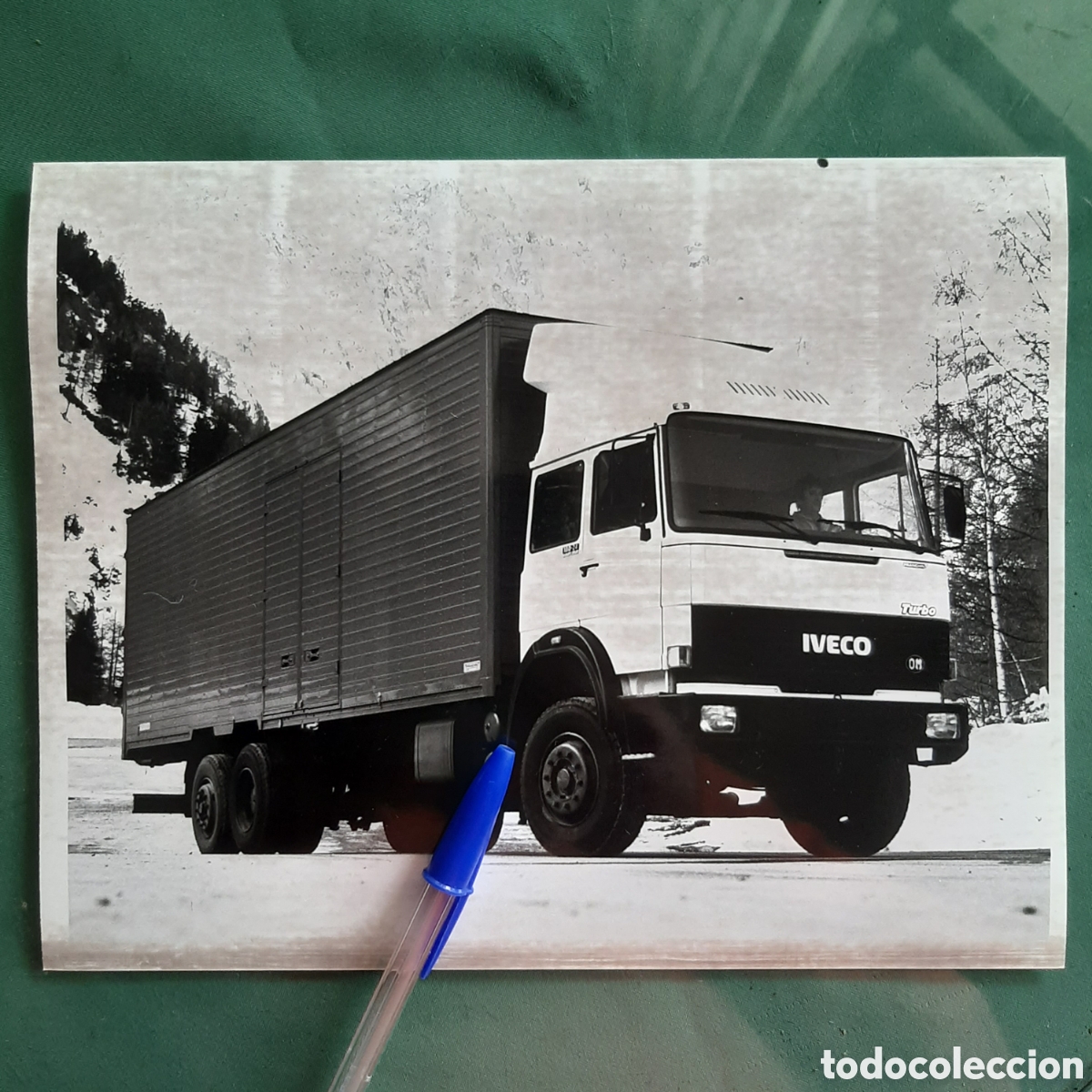 Paper Collecting Others: Fotograf&iacute;a camion Iveco 180.24